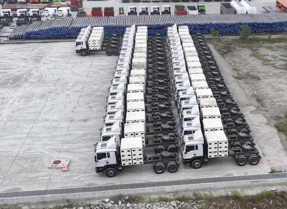Dôsledná doručovacia služba si zaslúži ďalšie uznanie! 40 ťahačov Sinotruk TX 6x4 CNG úspešne odoslaných do Nigérie.