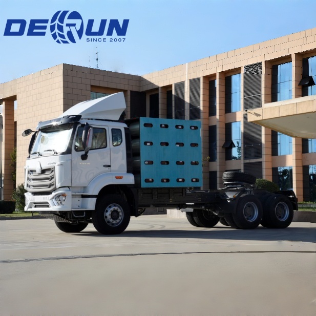 Sinotruk Howo 6x4 CNG NX ťahač